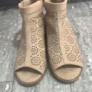 Girl boots size 3